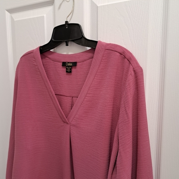 Dalia Blouse Women's XXL Long Sleeved Pink Pull Over V-Neck Shirt - Picture 5 of 10